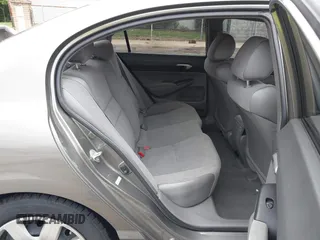 2008 Honda Civic LX z VIN 1HGFA16548L091849, wystawiony jako IAAI lot #42378104 z przebiegiem 74 981 mil mil oraz . Historia ofert i sprzedaży dostępna na DreamBid. Obrazek 8.