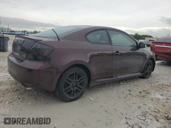 2010 Scion tC z VIN JTKDE3B79A0309636, wystawiony jako Copart lot #58693935 z przebiegiem 153 413 mil mil oraz Czysty tytuł • Clean title. Historia ofert i sprzedaży dostępna na DreamBid. Obrazek 3.