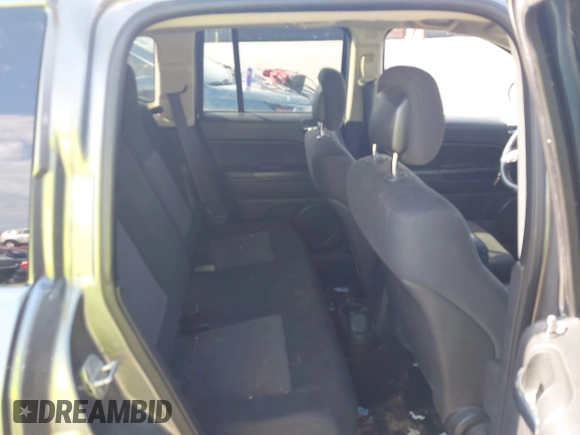 2013 Jeep Compass Sport with VIN 1C4NJCBB2DD174668, listed as a IAAI auction lot 42104977 with 213,123 mi miles. Bid and sale history available at carsss.com. Image 8.