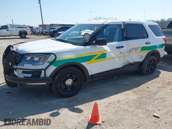 2017 Ford Police Interceptor Utility z VIN 1FM5K8AR7HGA77216, wystawiony jako IAAI lot #41781753 z przebiegiem 151 245 mil mil oraz . Historia ofert i sprzedaży dostępna na DreamBid. Obrazek 17.
