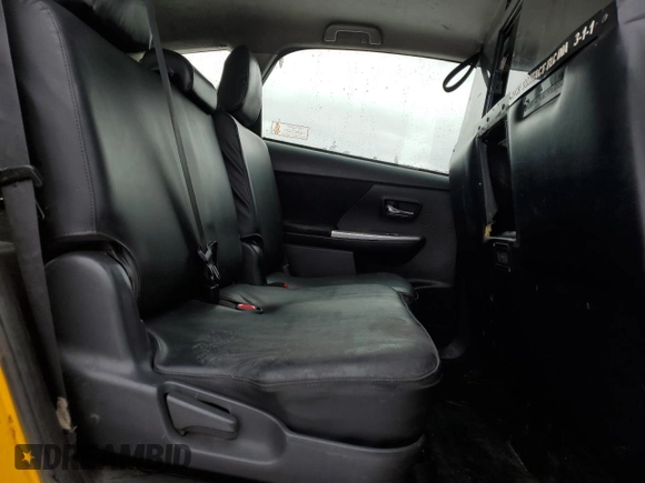 2015 Toyota Prius Two with VIN JTDZN3EU1FJ021383, listed as a Copart auction lot 45040275 with 264,757 mi miles and Clean title. Bid and sale history available at DreamBid. Image 10.