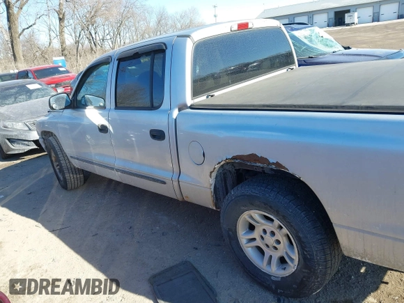 2001 Dodge Dakota Sport with VIN 1B7HL2AN51S310862, listed as a IAAI auction lot 41436565 with 152,425 mi miles. Bid and sale history available at carsss.com. Image 14.