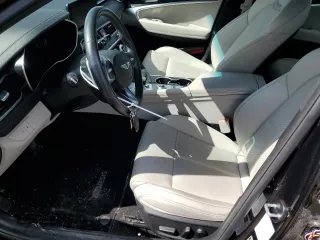 2023 Genesis G70 2.0T z VIN KMTG34TA4PU121426, wystawiony jako Copart lot #52968245 z przebiegiem 27 888 mil mil oraz Tytuł czysty. Historia ofert i sprzedaży dostępna na DreamBid. Obrazek 7.