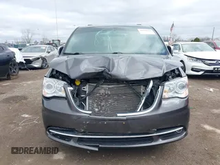 2016 Chrysler Town & Country Limited Platinum with VIN 2C4RC1GG8GR120023, listed as a IAAI auction lot 40808283 with 162,560 mi miles. Bid and sale history available at carsss.com. Image 6.