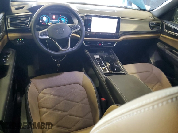 2024 Volkswagen Atlas SE с VIN 1V2KE2CA0RC213258, выставлен на аукционе Copart как лот 61197295 с пробегом 14 930 миль миль и Списание • Salvage title. История ставок и продаж доступна на DreamBid. Изображение 8.