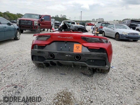 2023 Maserati MC20 z VIN ZAMBMSAB6P0443249, wystawiony jako Copart lot #46668944 z przebiegiem Nie podano mil oraz Nie do naprawy • Non repairable. Historia ofert i sprzedaży dostępna na DreamBid. Obrazek 6.