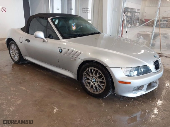 2001 BMW Z3 2.5i with VIN WBACN33431LM00114, listed as a IAAI auction lot 41689600 with 91,636 mi miles. Bid and sale history available at carsss.com. Image 1.