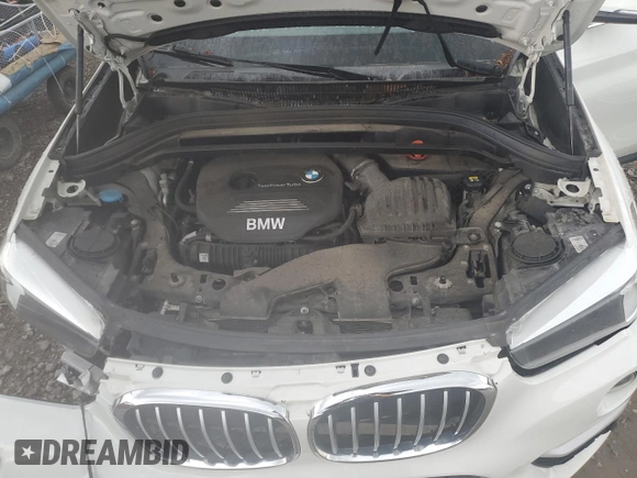 2017 BMW X1 xDrive28i z VIN WBXHT3C37H5F74312, wystawiony jako Copart lot #57479785 z przebiegiem Nie podano mil oraz Czysty tytuł • Clean title. Historia ofert i sprzedaży dostępna na DreamBid. Obrazek 12.