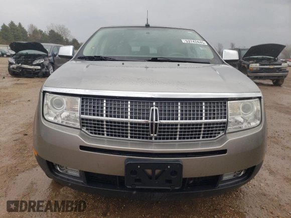 2008 Lincoln MKX with VIN 2LMDU88C68BJ32838, listed as a Copart auction lot 53742445 with 204,749 mi miles and Salvage title. Bid and sale history available at DreamBid. Image 5.