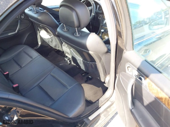 2007 Mercedes-Benz C-Class 2.5L Sport with VIN WDBRF52H07F909965, listed as a IAAI auction lot 41995865 with 155,572 mi miles. Bid and sale history available at carsss.com. Image 8.
