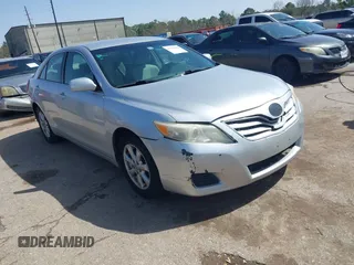 2011 Toyota Camry LE z VIN 4T4BF3EK6BR154387, wystawiony jako IAAI lot #41725062 z przebiegiem 165 211 mil mil oraz . Historia ofert i sprzedaży dostępna na DreamBid. Obrazek 1.