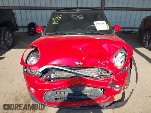2014 MINI Convertible с VIN WMWZN3C59ET569675, выставлен на аукционе IAAI как лот 42378842 с пробегом 70 352 миль миль и . История ставок и продаж доступна на DreamBid. Изображение 11.