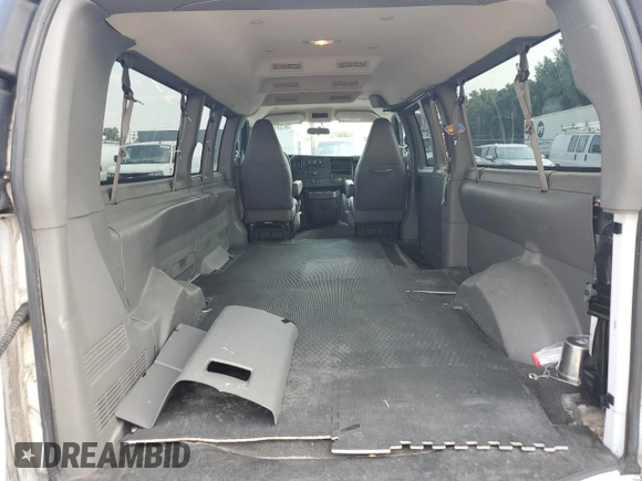 2018 Chevrolet Express Passenger LT with VIN 1GAZGPFPXJ1234733, listed as a Copart auction lot 59728105 with 92,513 mi miles and Salvage title. Bid and sale history available at DreamBid. Image 10.