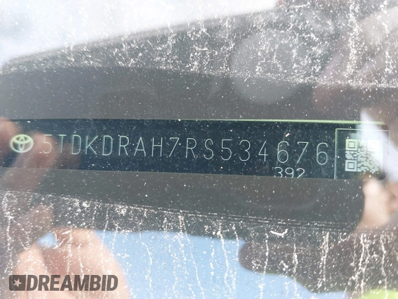 2024 Toyota Highlander LE z VIN 5TDKDRAH7RS534676, wystawiony jako IAAI lot #41516978 z przebiegiem 11 272 mil mil oraz . Historia ofert i sprzedaży dostępna na DreamBid. Obrazek 9.