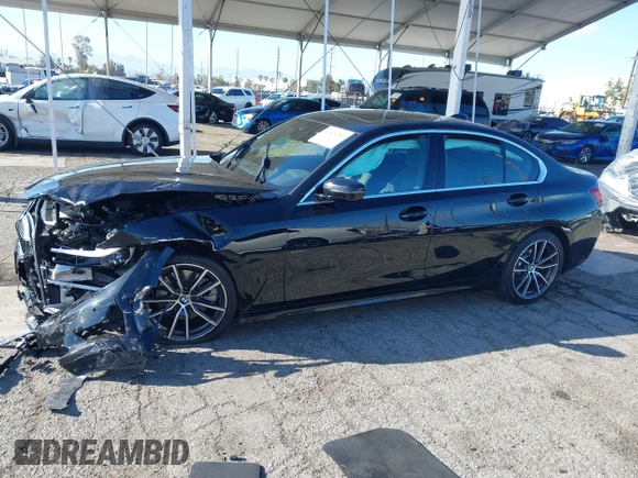 2021 BMW 3 Series 330i with VIN 3MW5R1J00M8B85692, listed as a IAAI auction lot 41824283 with 21,040 mi miles. Bid and sale history available at carsss.com. Image 14.