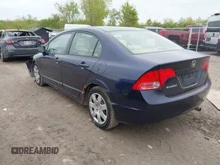 2006 Honda Civic LX z VIN JHMFA16566S000466, wystawiony jako IAAI lot #42213993 z przebiegiem 212 103 mil mil oraz . Historia ofert i sprzedaży dostępna na DreamBid. Obrazek 3.