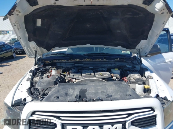 2018 Ram 2500 Big Horn with VIN 3C6UR5DL7JG290136, listed as a IAAI auction lot 41823442 with 106,167 mi miles. Bid and sale history available at carsss.com. Image 10.