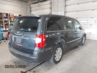 2011 Chrysler Town & Country Touring L z VIN 2A4RR8DG6BR798395, wystawiony jako IAAI lot #41084235 z przebiegiem 129 778 mil mil oraz . Historia ofert i sprzedaży dostępna na DreamBid. Obrazek 4.