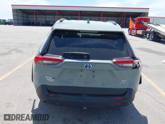 2020 Toyota RAV4 Hybrid XLE z VIN 4T3RWRFVXLU005428, wystawiony jako IAAI lot #42223346 z przebiegiem 123 168 mil mil oraz . Historia ofert i sprzedaży dostępna na DreamBid. Obrazek 17.