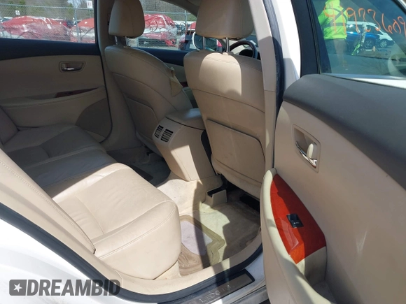 2007 Lexus ES 350 with VIN JTHBJ46G672014547, listed as a IAAI auction lot 41933609 with 270,946 mi miles. Bid and sale history available at carsss.com. Image 8.