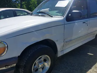 1995 Ford Explorer Eddie Bauer with VIN 1FMDU34XXSUB24511, listed as a IAAI auction lot 42313253 with 139,000 mi miles and . Bid and sale history available at DreamBid. Image 6.