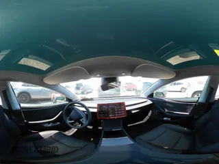 2025 Tesla Model 3 Long Range z VIN 5YJ3E1EB6SF924607, wystawiony jako IAAI lot #42255758 z przebiegiem 5 881 mil mil oraz . Historia ofert i sprzedaży dostępna na DreamBid. Obrazek 17.