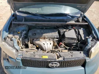 2009 Scion xB z VIN JTLKE50EX91083144, wystawiony jako Copart lot #58234715 z przebiegiem 122 675 mil mil oraz Czysty tytuł • Clean title. Historia ofert i sprzedaży dostępna na DreamBid. Obrazek 11.