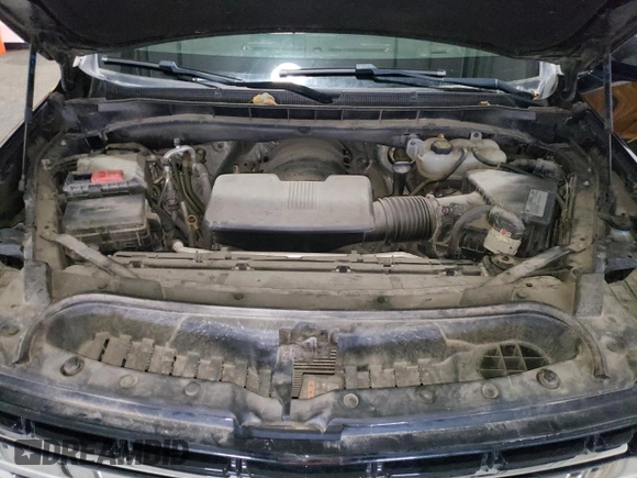 2021 Chevrolet Suburban LT z VIN 1GNSKCKD0MR179833, wystawiony jako Copart lot #52454765 z przebiegiem 95 989 mil mil oraz Czysty tytuł • Clean title. Historia ofert i sprzedaży dostępna na DreamBid. Obrazek 12.