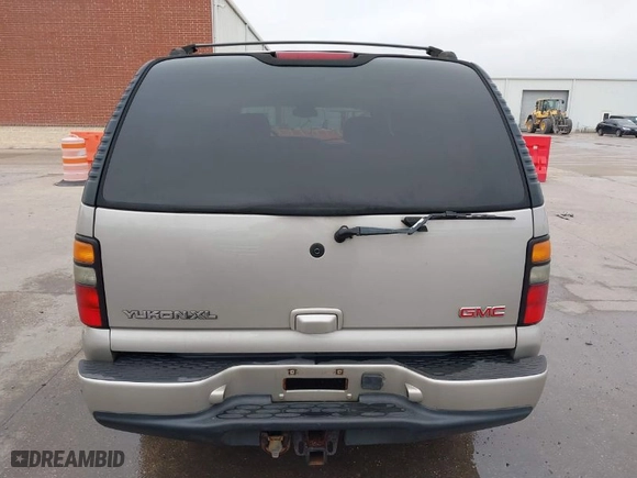 2004 GMC Yukon XL Denali with VIN 1GKFK66U34J270247, listed as a IAAI auction lot 41555598 with NaN miles. Bid and sale history available at carsss.com. Image 17.