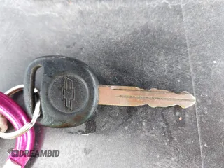 2000 Chevrolet Blazer LT z VIN 1GNDT13W9Y2133636, wystawiony jako IAAI lot #42066871 z przebiegiem Nie podano mil oraz . Historia ofert i sprzedaży dostępna na DreamBid. Obrazek 11.
