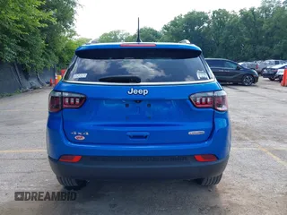 2022 Jeep Compass Latitude z VIN 3C4NJDBB6NT175193, wystawiony jako IAAI lot #42503821 z przebiegiem 58 934 mil mil oraz . Historia ofert i sprzedaży dostępna na DreamBid. Obrazek 16.