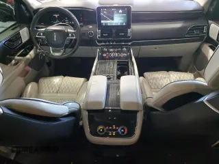2018 Lincoln Navigator Black Label z VIN 5LMJJ2TT2JEL07749, wystawiony jako Copart lot #45212835 z przebiegiem 93 045 mil mil oraz Nie do naprawy • Non repairable. Historia ofert i sprzedaży dostępna na DreamBid. Obrazek 8.