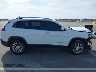 2019 Jeep Cherokee Latitude with VIN 1C4PJMCB5KD212940, listed as a IAAI auction lot 41762856 with 86,777 mi miles. Bid and sale history available at carsss.com. Image 14.