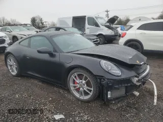 2020 Porsche 911 Carrera S with VIN WP0AB2A96LS225376, listed as a Copart auction lot 84930074 with 32,939 mi miles and Clean Title. Bid and sale history available at carsss.com. Image 4.