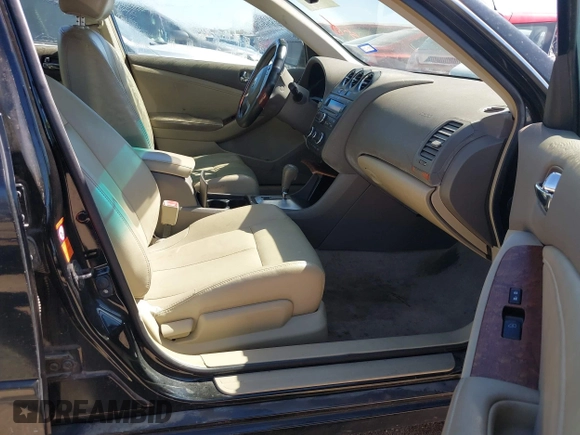 2007 Nissan Altima 2.5 with VIN 1N4AL21E47N412233, listed as a IAAI auction lot 41812412 with 200,451 mi miles. Bid and sale history available at carsss.com. Image 5.
