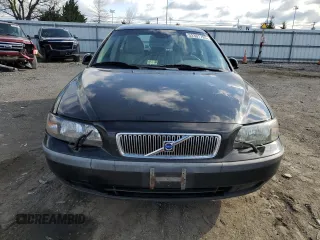 2004 Volvo V70 with VIN YV1SW59V842395259, listed as a Copart auction lot 52301795 with 213,776 mi miles and Salvage Title. Bid and sale history available at carsss.com. Image 5.