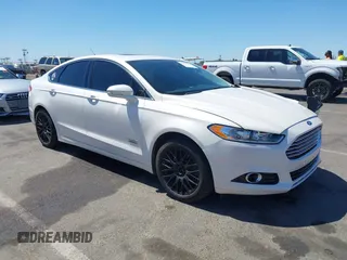 2016 Ford Fusion Titanium z VIN 3FA6P0SU2GR357508, wystawiony jako IAAI lot #42551834 z przebiegiem 177 425 mil mil oraz . Historia ofert i sprzedaży dostępna na DreamBid. Obrazek 1.