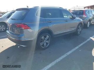 2019 Volkswagen Tiguan SEL Premium with VIN 3VV4B7AX6KM086321, listed as a IAAI auction lot 41121116 with 77,646 mi miles. Bid and sale history available at carsss.com. Image 4.