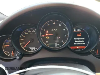 2017 Porsche Cayenne GTS z VIN WP1AD2A25HLA81008, wystawiony jako Copart lot #48987185 z przebiegiem 76 800 mil mil oraz Szkoda całkowita • Salvage title. Historia ofert i sprzedaży dostępna na DreamBid. Obrazek 9.