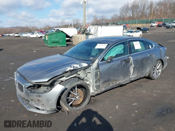 2018 Volvo S90 Momentum with VIN LVY982MK9JP023138, listed as a IAAI auction lot 41662118 with 143,464 mi miles. Bid and sale history available at carsss.com. Image 2.