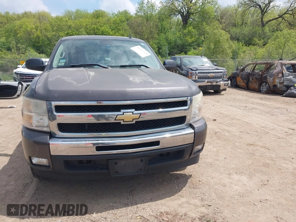 2011 Chevrolet Silverado 1500 LT with VIN 1GCRCSE02BZ353972, listed as a IAAI auction lot 42267520 with 164,257 mi miles and . Bid and sale history available at DreamBid. Image 12.