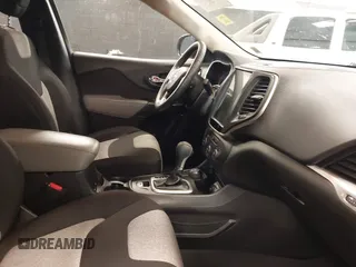 2014 Jeep Cherokee Sport z VIN 1C4PJMABXEW243290, wystawiony jako IAAI lot #42343160 z przebiegiem 170 000 mil mil oraz . Historia ofert i sprzedaży dostępna na DreamBid. Obrazek 5.