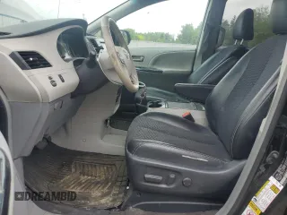 2012 Toyota Sienna SE z VIN 5TDXK3DC4CS200976, wystawiony jako Copart lot #60603595 z przebiegiem 264 300 mil mil oraz Czysty tytuł • Clean title. Historia ofert i sprzedaży dostępna na DreamBid. Obrazek 7.