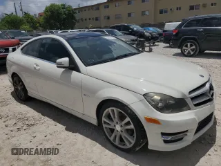 2012 Mercedes-Benz C 250 с VIN WDDGJ4HB0CF820966, выставлен на аукционе Copart как лот 63697624 с пробегом 136 741 миль миль и На запчасти • Non repairable. История ставок и продаж доступна на DreamBid. Изображение 4.