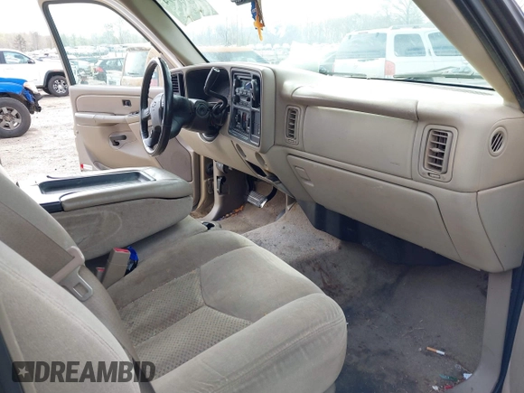 2006 Chevrolet Tahoe LS with VIN 1GNEC13V96J138205, listed as a IAAI auction lot 41746874 with 303,126 mi miles. Bid and sale history available at carsss.com. Image 5.