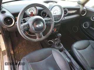 2012 MINI Hardtop z VIN WMWSU3C5XCT542244, wystawiony jako Copart lot #65226525 z przebiegiem 129 512 mil mil oraz Szkoda całkowita • Salvage title. Historia ofert i sprzedaży dostępna na DreamBid. Obrazek 8.