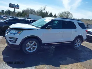 2017 Ford Explorer XLT with VIN 1FM5K7D86HGD86527, listed as a IAAI auction lot 41769032 with 105,619 mi miles and . Bid and sale history available at carsss.com. Image 14.