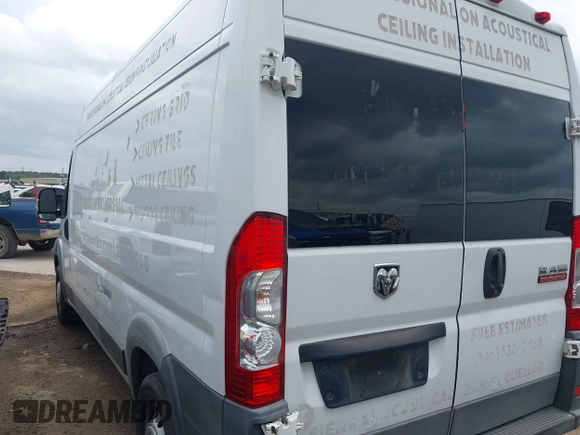 2015 Ram ProMaster Cargo z VIN 3C6TRVDG1FE504703, wystawiony jako IAAI lot #42149367 z przebiegiem 204 463 mil mil oraz . Historia ofert i sprzedaży dostępna na DreamBid. Obrazek 3.