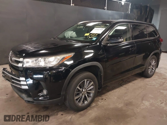 2018 Toyota Highlander SE with VIN 5TDJZRFH9JS494224, listed as a IAAI auction lot 42402768 with 49,912 mi miles and . Bid and sale history available at DreamBid. Image 17.