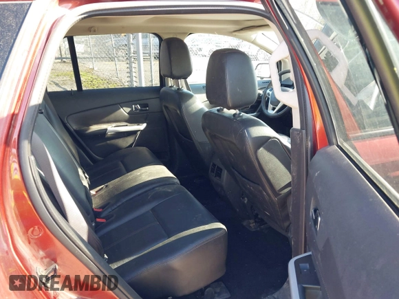 2014 Ford Edge SEL z VIN 2FMDK4JC7EBB61362, wystawiony jako IAAI lot #42159876 z przebiegiem 260 060 mil mil oraz . Historia ofert i sprzedaży dostępna na DreamBid. Obrazek 8.